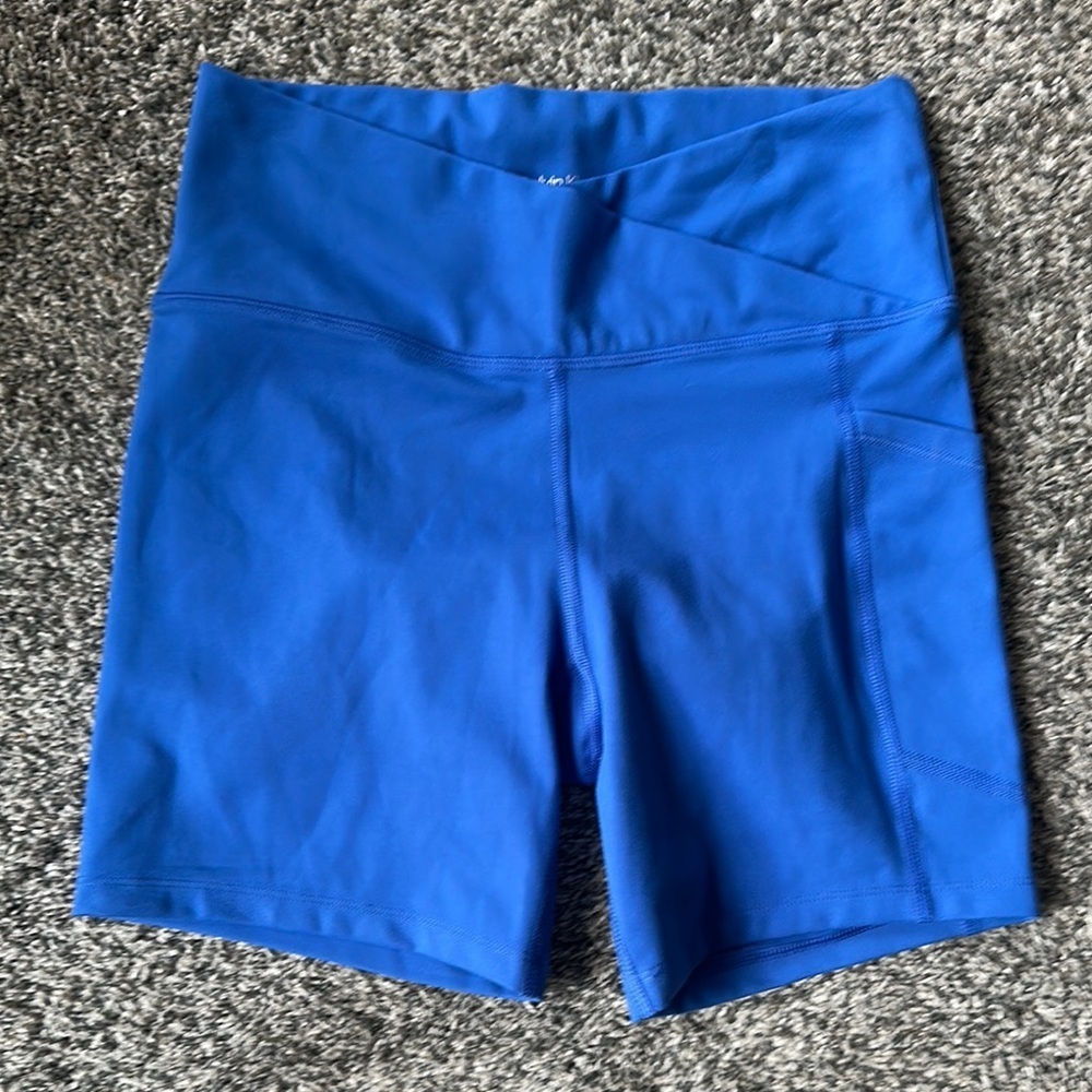 Like new/EUC Women’s Calvin Klein Performance Bike Shorts, Size Small.